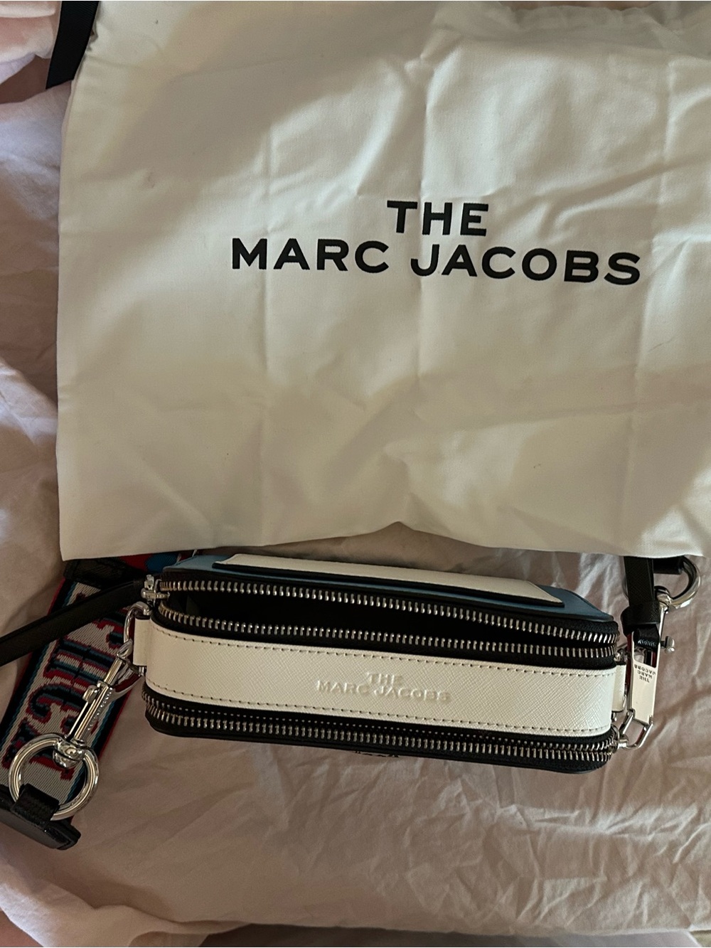 Marc Jacob’s x Peanuts Lucy Saffiano small snapshot camera bag - Picture 4 of 8